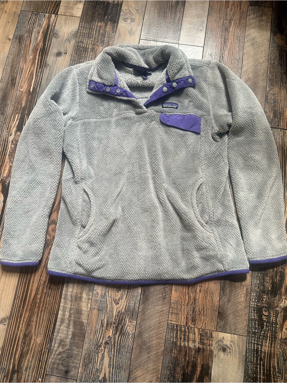 Patagonia Light Gray Fleece with Purple Accents